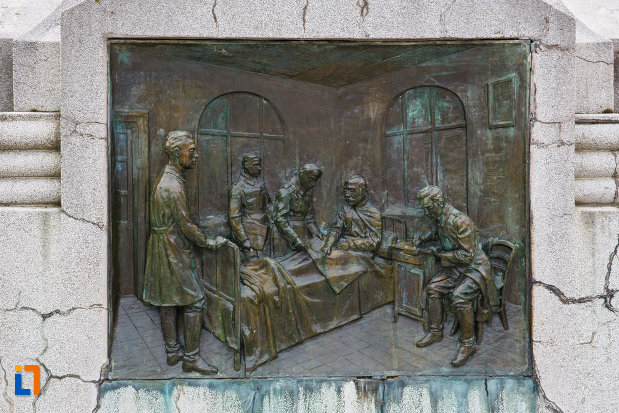 monumentul-generalului-ion-dragalina-din-lugoj-judetul-timis-sculptura-in-relief.jpg