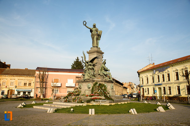 monumentul-libertatii-din-arad-judetul-arad.jpg