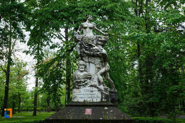 monumentul-lui-barbu-stirbei-din-ramnicu-valcea-judetul-valcea-pozat-din-fata.jpg