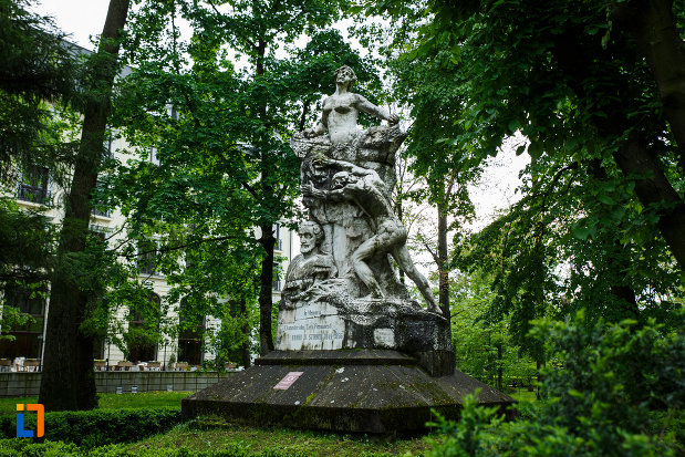 monumentul-lui-barbu-stirbei-din-ramnicu-valcea-judetul-valcea.jpg