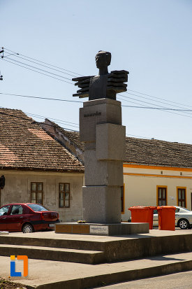 monumentul-lui-bartok-bela-din-sannicolau-mare-judetul-timis-fotografiat-din-dreapta.jpg
