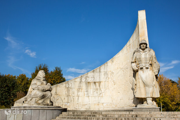 monumentul-ostasului-romandin-baia-mare-judetul-maramures.jpg