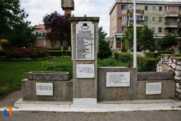 monumentul-pro-patria-din-gataia-judetul-timis.jpg