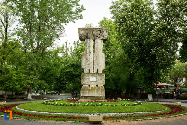 monumentul-revolutiei-de-la-1848-din-caracal-judetul-olt.jpg