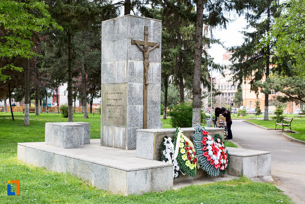 monumentul-victimelor-deportarii-in-rusia-din-resita-judetul-caras-severin.jpg