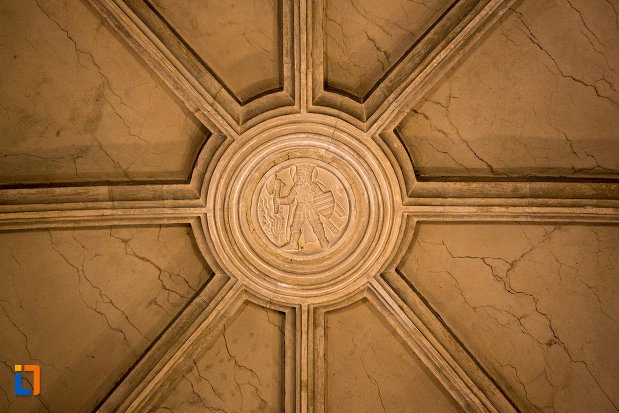 motiv-decorativ-pe-bolta-biserica-sfantul-mihail-din-cluj-napoca-judetul-cluj.jpg