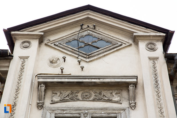 motive-decorative-de-pe-casa-rizeanu-din-campulung-muscel-judetul-arges.jpg