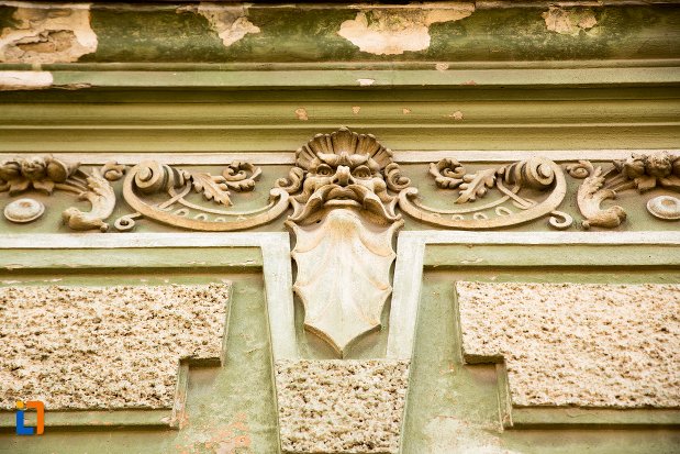 motive-decorative-din-ansamblul-urban-str-primaverii-din-alba-iulia-judetul-alba-casa-nr-22.jpg