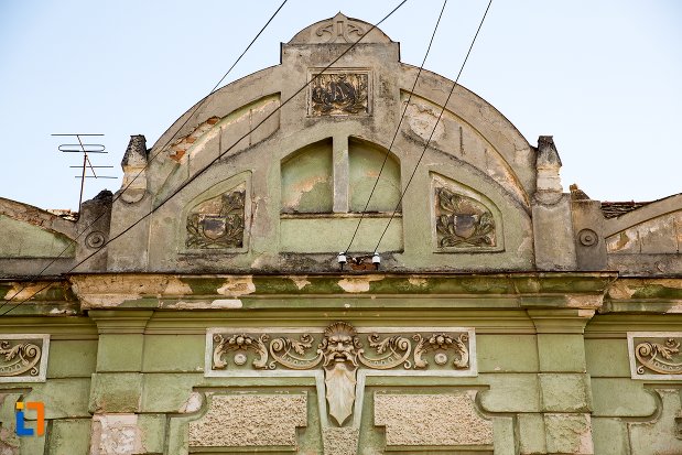 motive-decorative-din-ansamblul-urban-str-primaverii-din-alba-iulia-judetul-alba.jpg