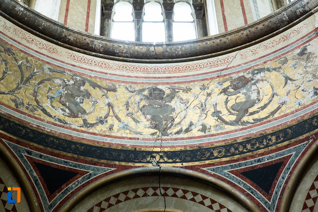 motive-decorative-din-mausoleul-familiei-filisanu-din-filiasi-judetul-dolj.jpg