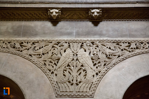 motive-sculptate-catedrala-ortodoxa-a-vadului-feleacului-si-clujului-din-cluj-napoca-judetul-cluj.jpg