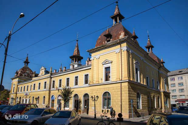 muzeul-etnografic-al-maramuresului-din-sighetu-marmatiei-judetul-maramures.jpg