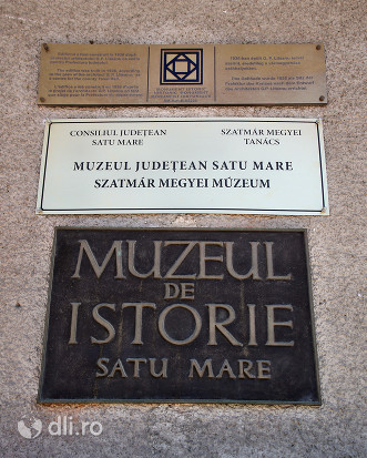 muzeul-judetean-de-istori-satu-mare-placa-de-informare.jpg