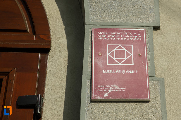 muzeul-podgoriei-muzeul-viei-si-vinului-din-dragasani-judetul-valcea-monument-istoric.jpg