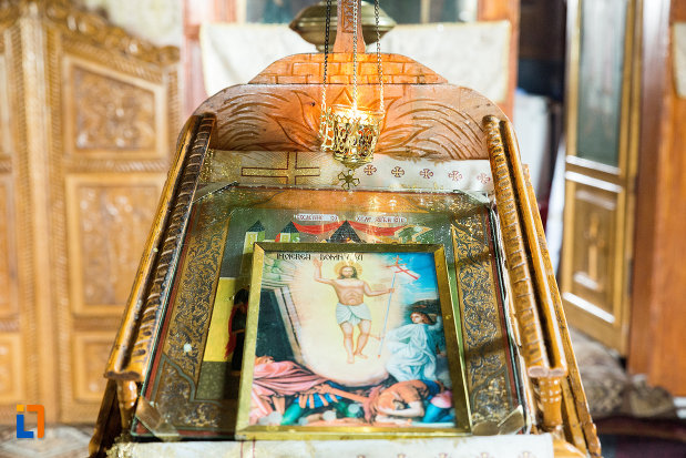 nasterea-domnului-biserica-biserica-intrarea-in-biserica-a-maicii-domnului-din-caracal-judetul-olt.jpg