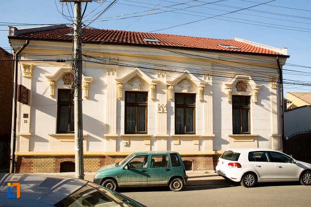 nr-11-din-ansamblul-urban-str-primaverii-din-alba-iulia-judetul-alba.jpg