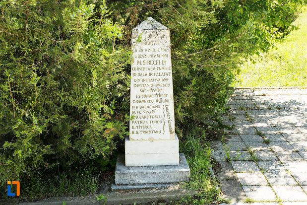 obelisc-langa-monumentul-in-amintirea-bombardarii-widinului-din-calafat-judetul-dolj.jpg