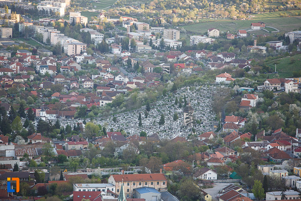 orasul-deva-judetul-hunedoara-vazut-de-sus.jpg