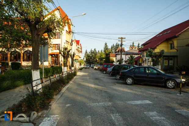 orasul-horezu-judetul-valcea-strada-principala.jpg