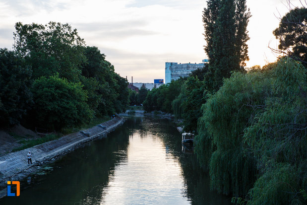 orasul-timisoara-judetul-timis-la-pescuit-pe-raul-bega.jpg