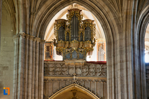 orga-din-biserica-sfantul-mihail-din-cluj-napoca-judetul-cluj.jpg