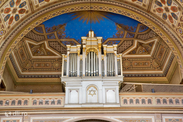orga-din-sinagoga-bd-independentei-din-oradea.jpg