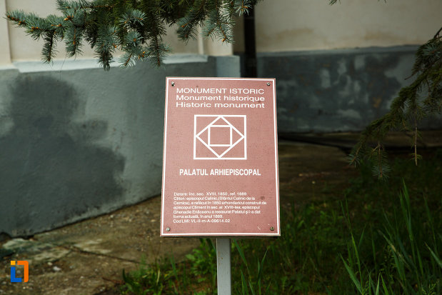 palatul-arhiepiscopal-de-la-arhiepiscopia-ramnicului-din-ramnicu-valcea-judetul-valcea-monument-istoric.jpg
