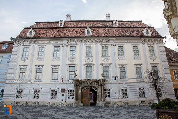 palatul-brukenthal-azi-muzeul-national-brukenthal-din-sibiu-judetul-sibiu.jpg