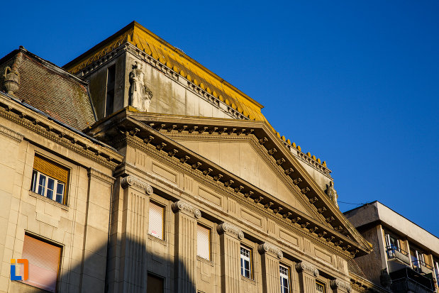 palatul-camerei-de-comert-din-timisoara-judetul-timis-imagine-cu-partea-superioara.jpg