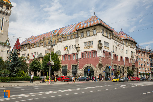 palatul-culturii-filarmonica-biblioteca-si-muzeul-de-arta-din-targu-mures-judetul-mures-vazut-din-departare.jpg