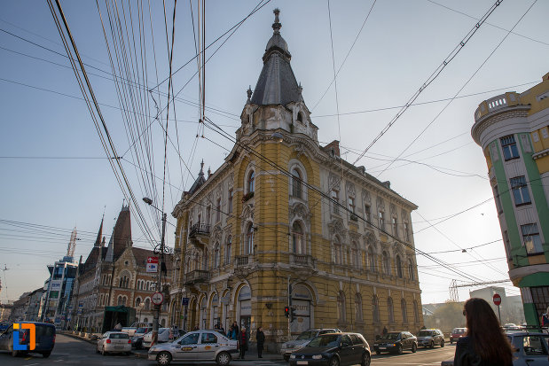 palatul-elian-din-cluj-napoca-judetul-cluj-vazut-din-departare.jpg