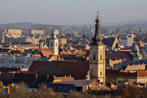panorama-cu-biserica-franciscana-din-cluj-napoca-judetul-cluj.jpg