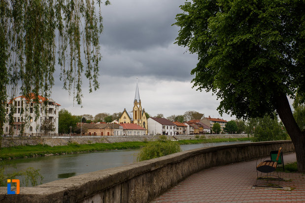 panorama-cu-biserica-reformata-din-lugoj-judetul-timis.jpg