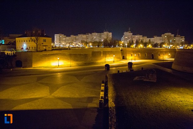 panorama-nocturna-cetatea-alba-carolina-din-alba-iulia-judetul-alba.jpg