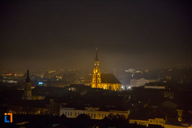 panorama-nocturna-cu-biserica-sfantul-mihail-din-cluj-napoca-judetul-cluj.jpg