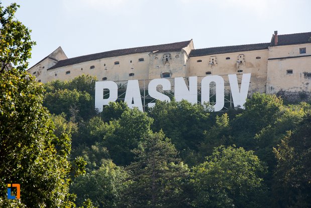 panou-cu-orasul-rasnov-judetul-brasov.jpg