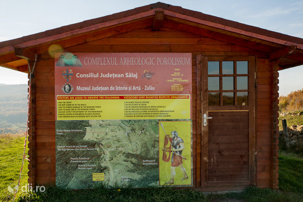 panou-informativ-din-orasul-porolissum-din-moigrad-judetul-salaj.jpg