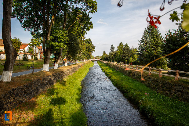 parau-canalizat-din-orasul-saliste-judetul-sibiu.jpg