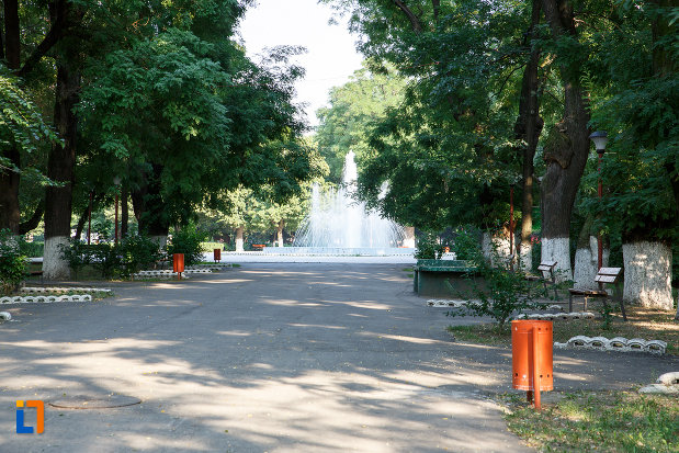 parc-central-din-orasul-turnu-magurele-judetul-teleorman.jpg