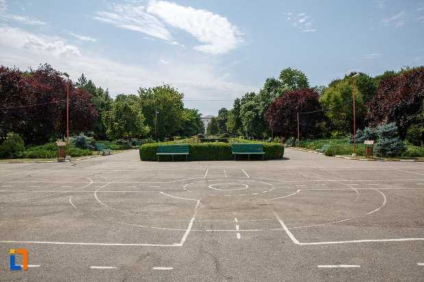 parcul-central-din-zimnicea-judetul-teleorman.jpg