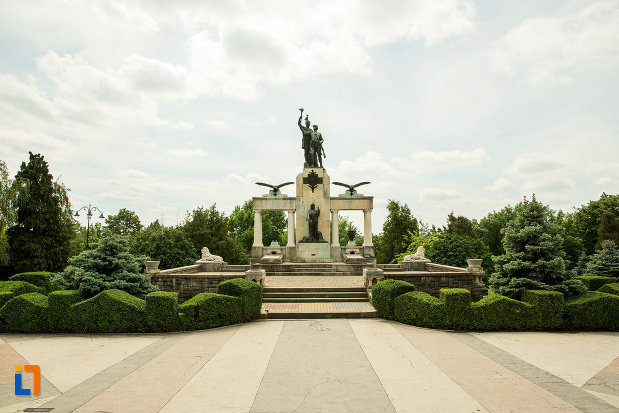 parcul-cu-monumentul-eroilor-din-primul-razboi-mondial-din-drobeta-turnu-severin-judetul-mehedinti.jpg