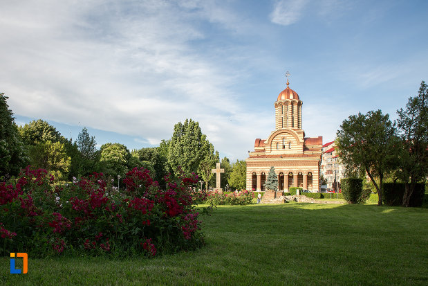 parcul-mitropoliei-cu-catedrala-mitropolitana-inaltarea-domnului-din-targoviste-judetul-dambovita.jpg