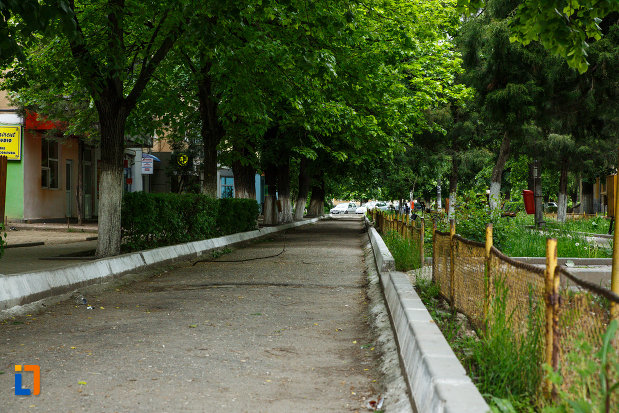 parculet-aflat-in-orasul-balcesti-judetul-valcea.jpg