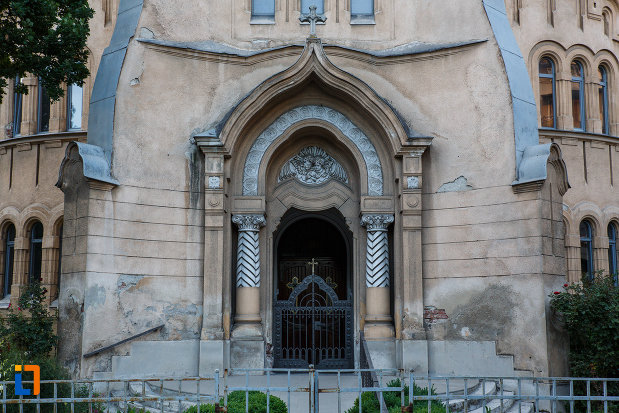 partea-de-jos-de-la-biserica-romano-catolica-sf-cruce-din-timisoara-judetul-timis.jpg