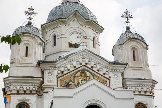 partea-de-sus-de-la-biserica-sf-apostoli-petru-si-pavel-din-alexandria-judetul-teleorman.jpg