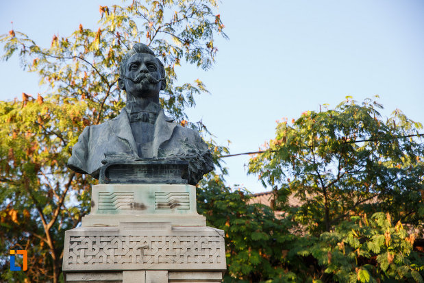 partea-de-sus-de-la-bustul-lui-spiru-haret-din-tulcea-judetul-tulcea.jpg