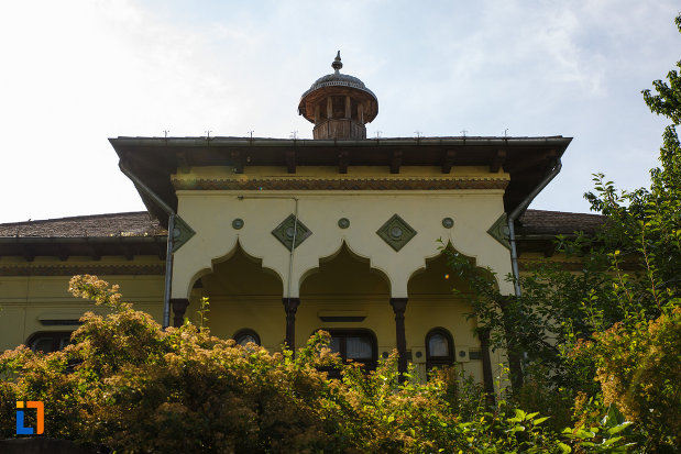 partea-de-sus-de-la-casa-pogorevici-din-odobesti-judetul-vrancea.jpg