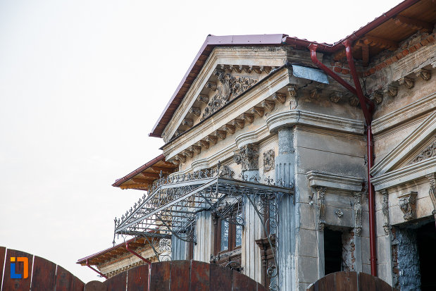 partea-de-sus-de-la-casa-teodor-marinescu-din-alexandria-judetul-teleorman.jpg