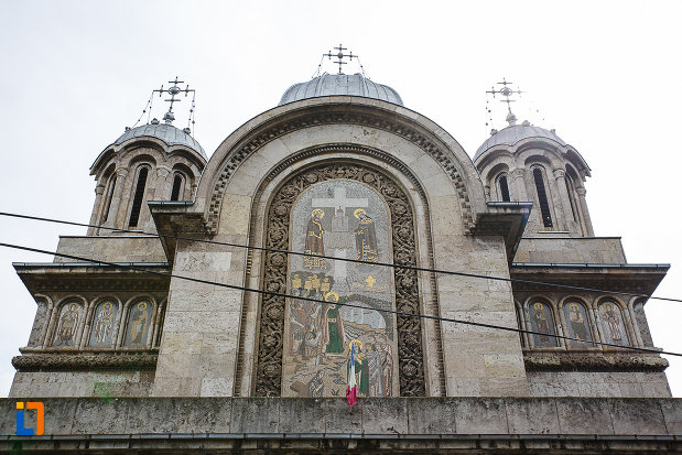 partea-de-sus-de-la-catedrala-sf-imparati-constantin-si-elena-din-hunedoara-judetul-hunedoara.jpg