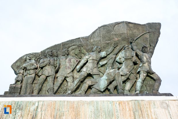 partea-de-sus-de-la-monumentul-independentei-de-langa-corabia-judetul-olt.jpg